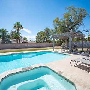 Holiday home Luxury Near Strip And Airport.
